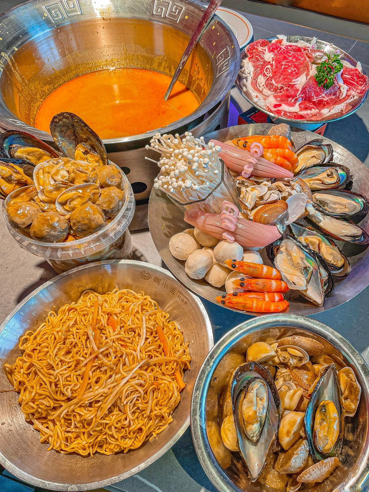 深圳：超多料 1 公升沙爹海鮮麵桶！才 12.8 RMB！