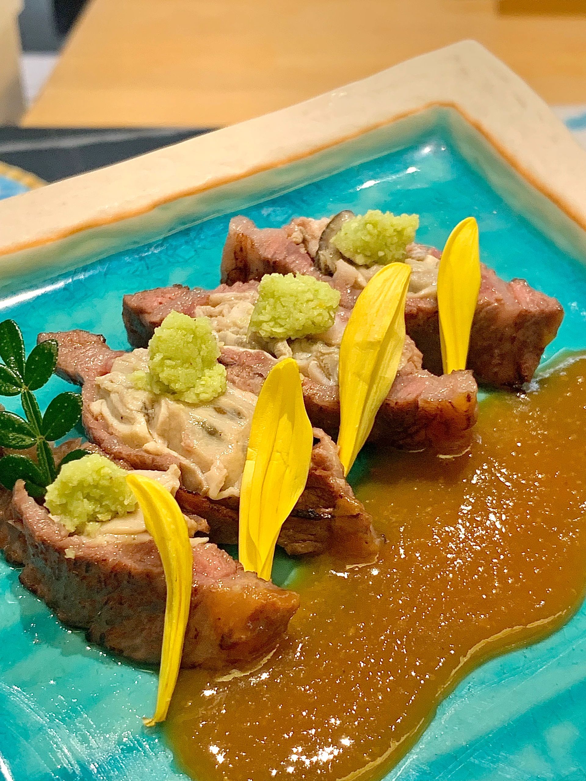 深圳：過關直奔這家海膽千層飯！