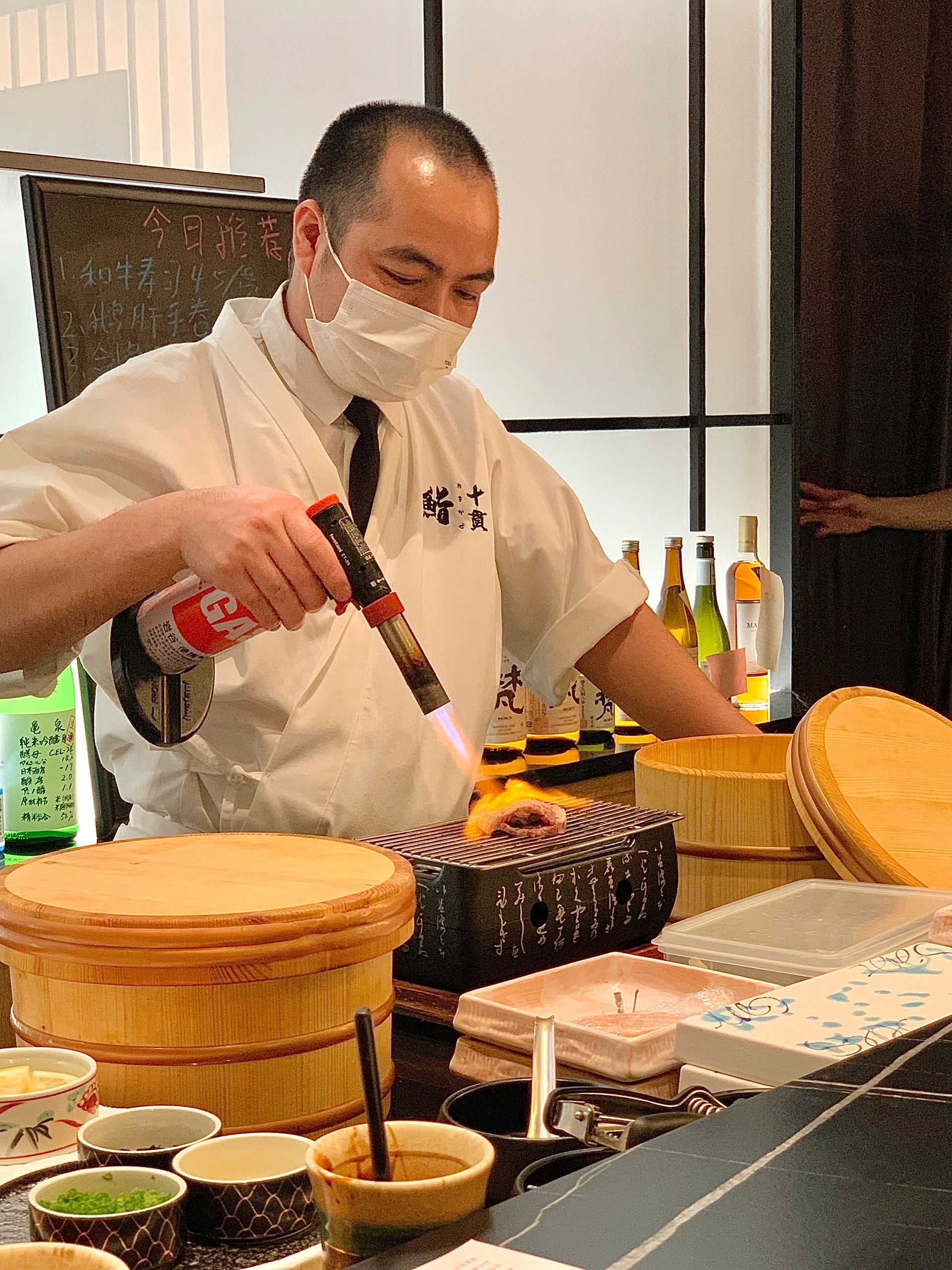 深圳：過關直奔這家海膽千層飯！