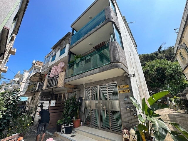 南圍村村長、大傻成奎安兒子，因藏毒被捕