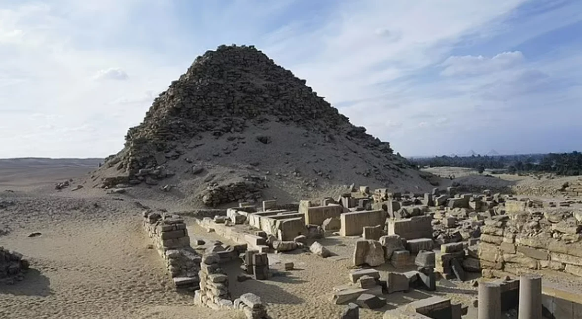 4400 年曆史金字塔 地下 8 密室今曝光