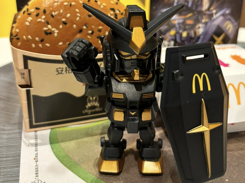 麥當勞 Crossover 高達