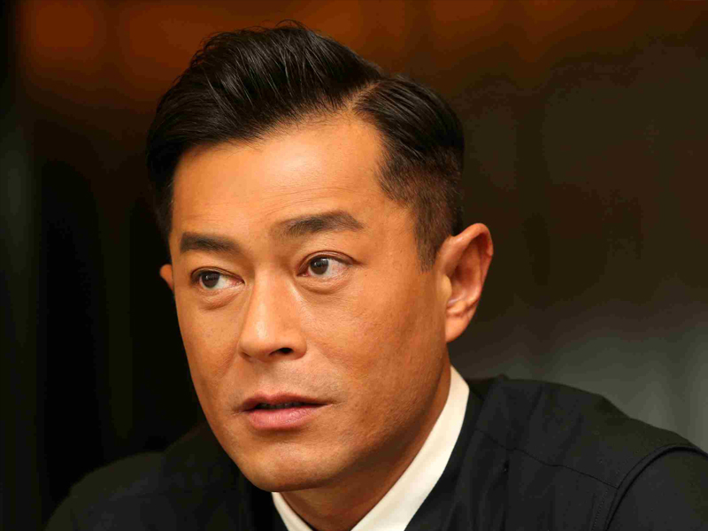 一個男人是否有氣場，不看長相、不看財富，而是看這 3 個特徵