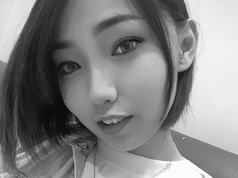 女歌手快要結婚 與粉絲見面竟遭刺死