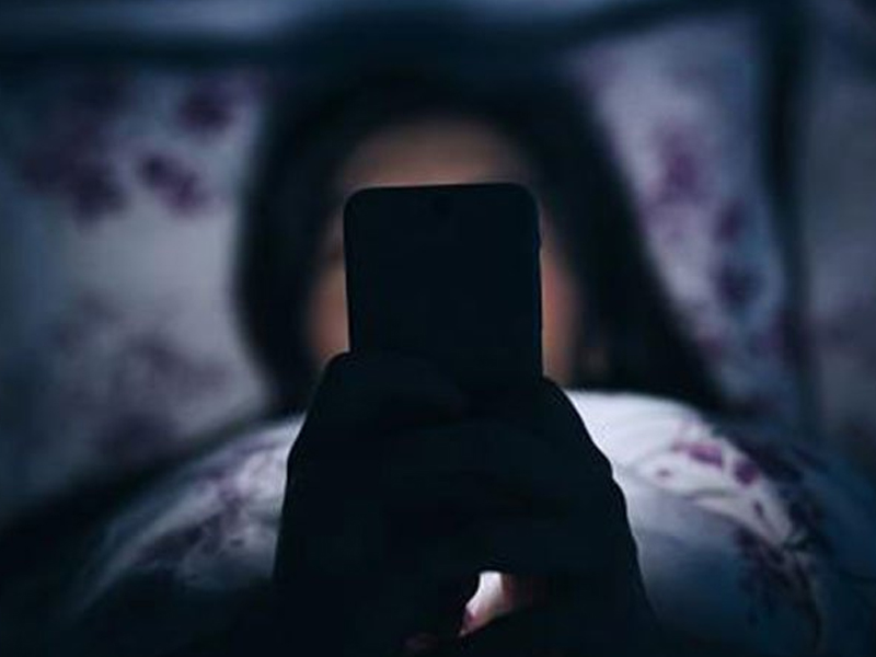 下班后，回覆公司訊息算不算 OT 加班？法院判了