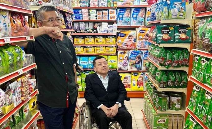 患小兒麻痹症、下肢癱瘓，卻擁有2000家超市