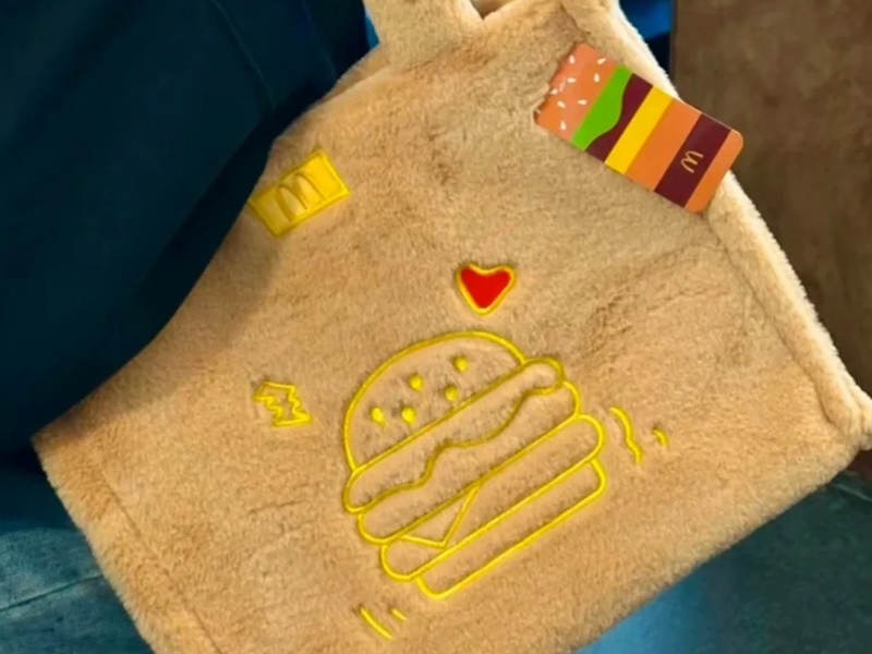 麥當勞最新限定：毛茸 Tote Bag