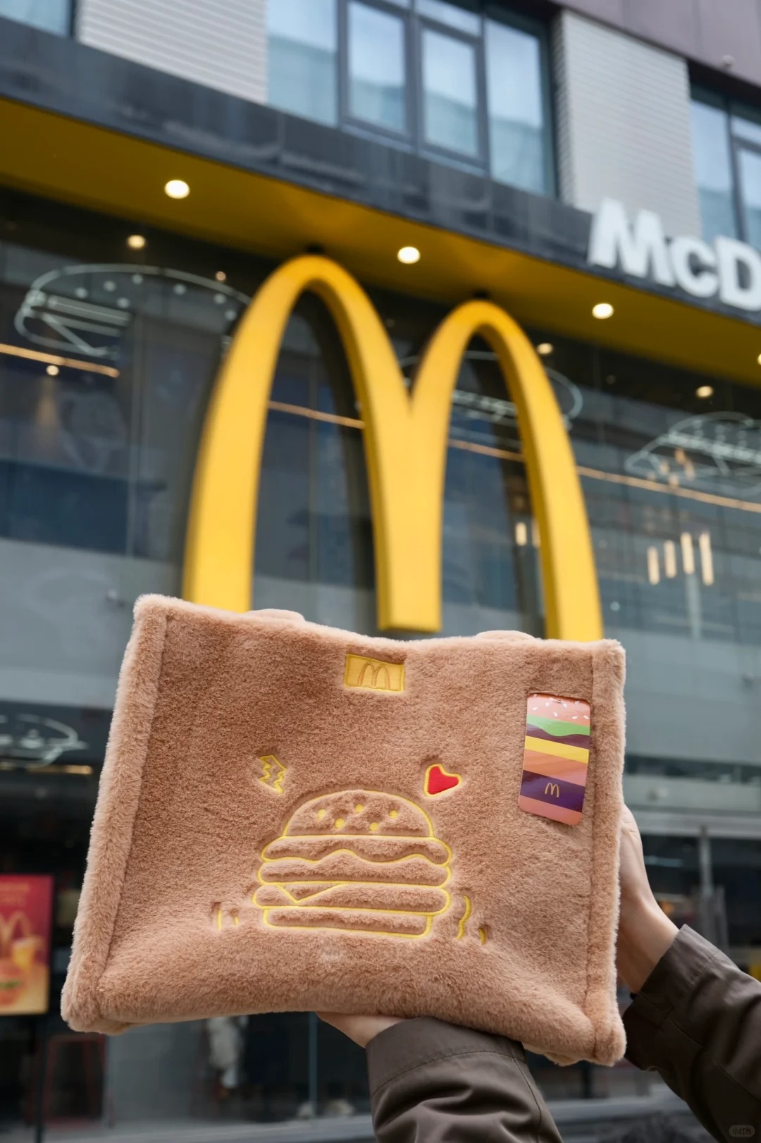 麥當勞最新限定：毛茸 Tote Bag