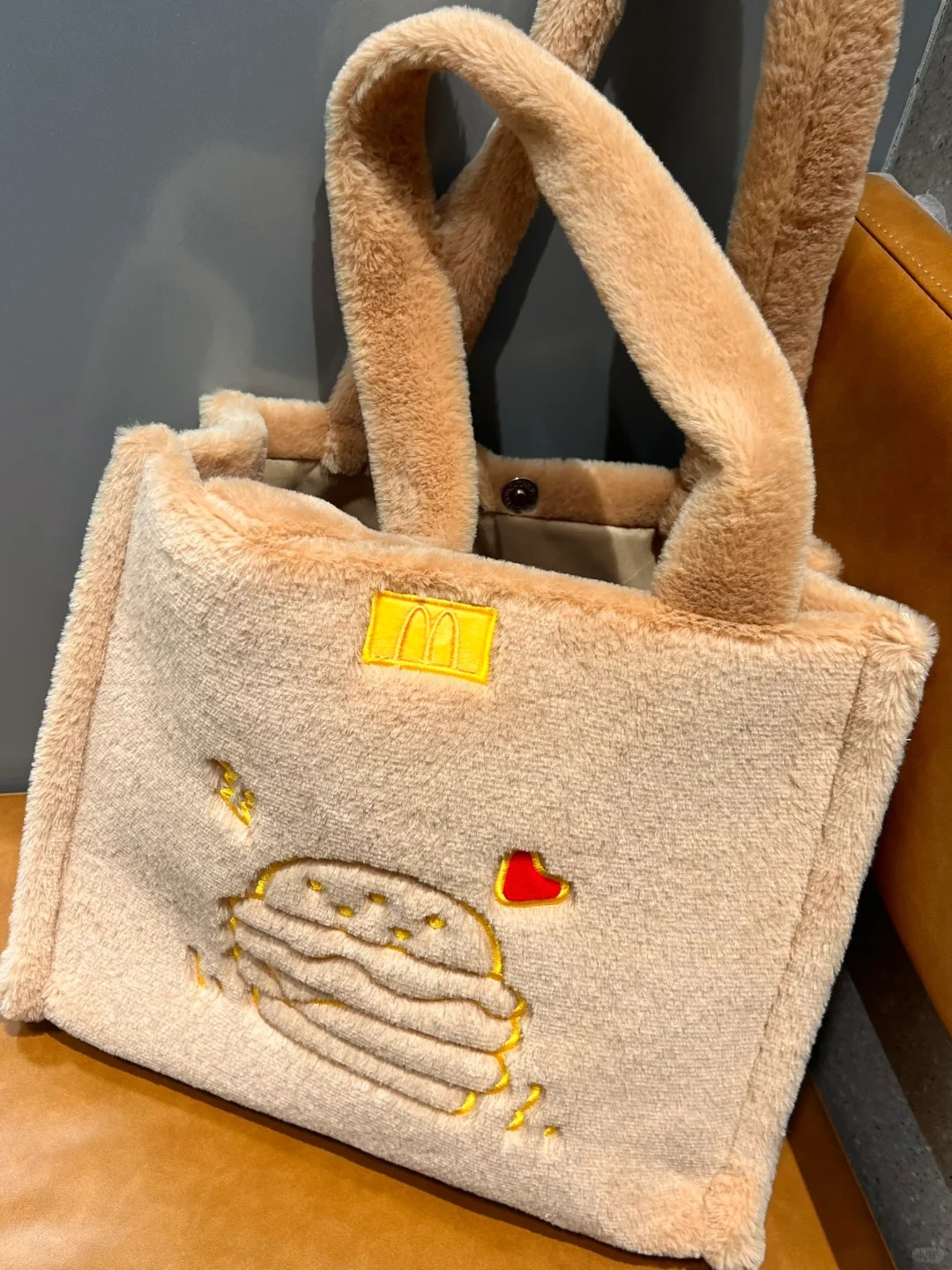 麥當勞最新限定：毛茸 Tote Bag