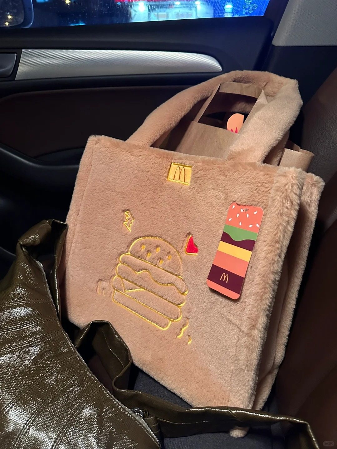 麥當勞最新限定：毛茸 Tote Bag