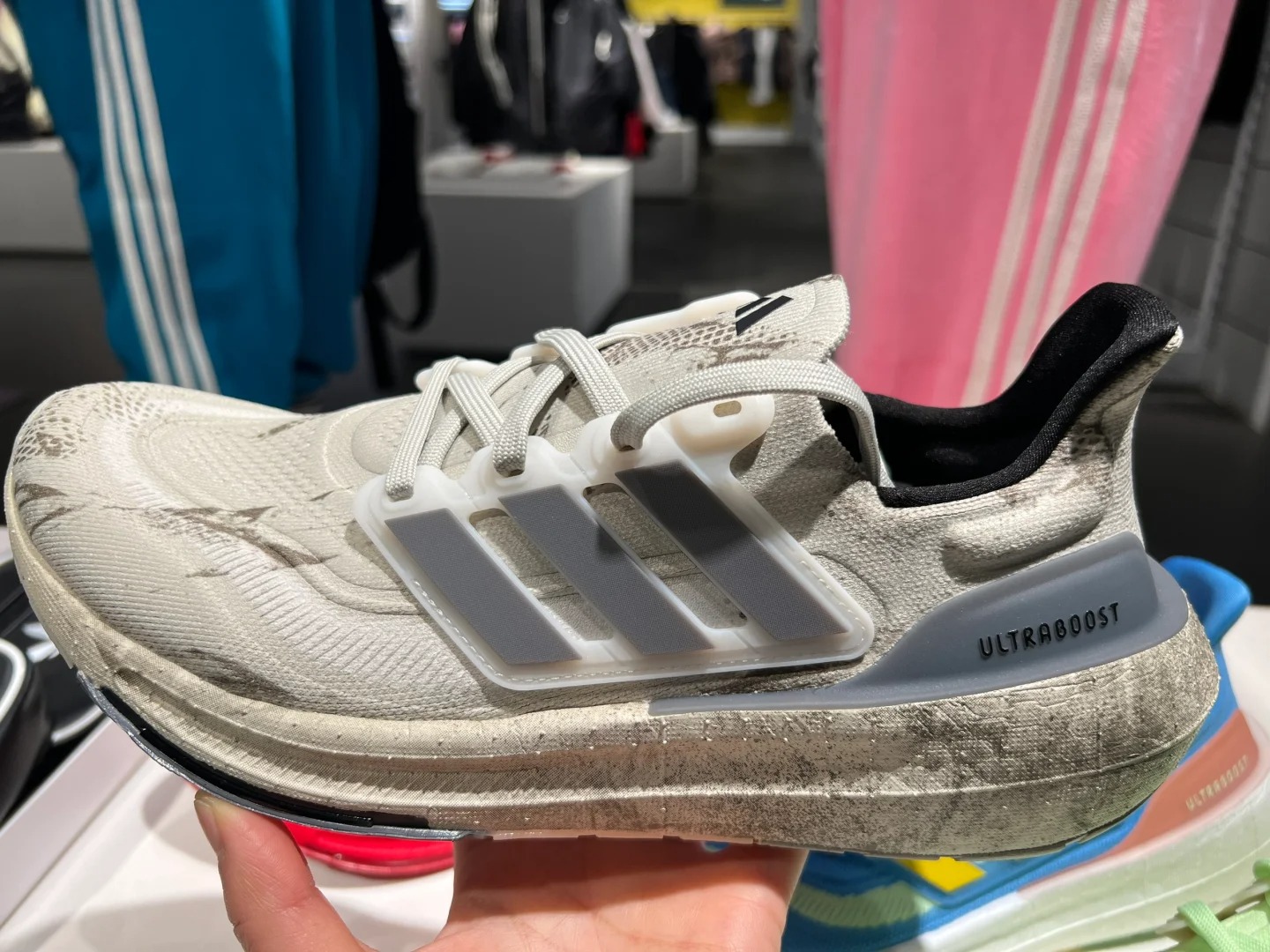 Adidas 最新推出骯髒鞋