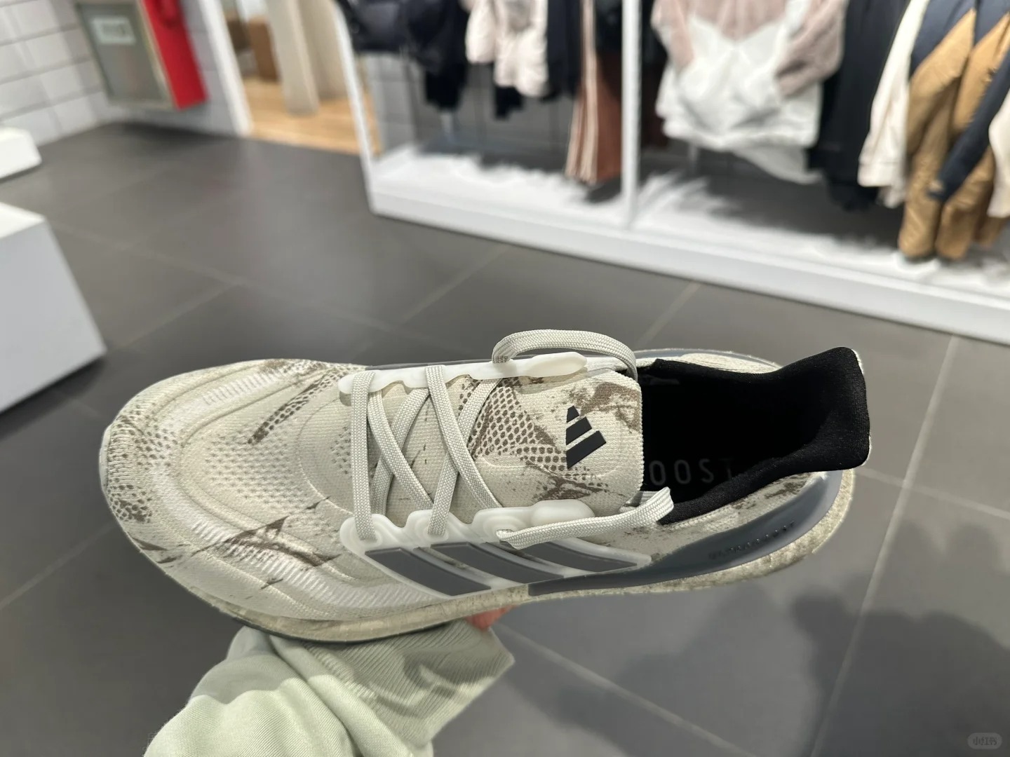 Adidas 最新推出骯髒鞋