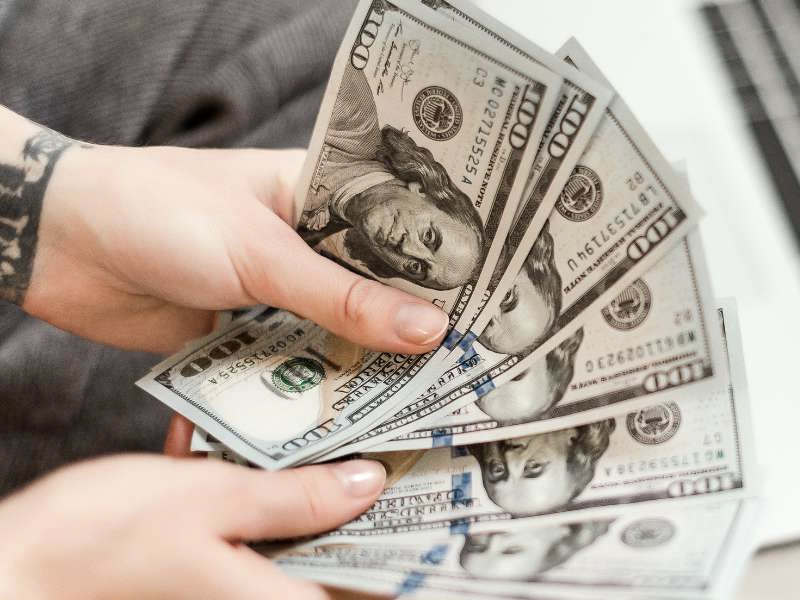 2024 年最會賺錢的 3 星座 2024 年最會賺錢的 3 星座