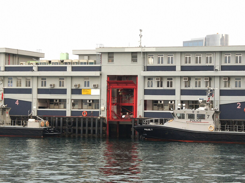 西灣河警員吞槍自轟，水警總部震驚全港