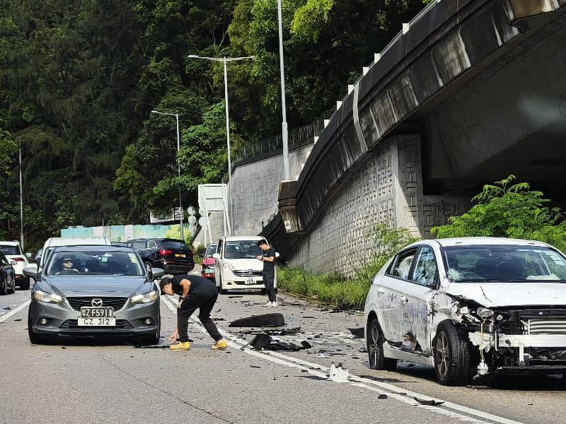 大埔公路6車連環相撞！一人受傷送院，交通癱瘓