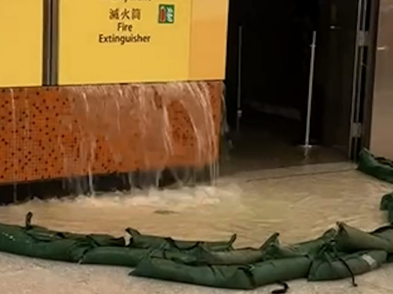 港鐵啟德站驚現「水舞間」漏水波及月台及大堂