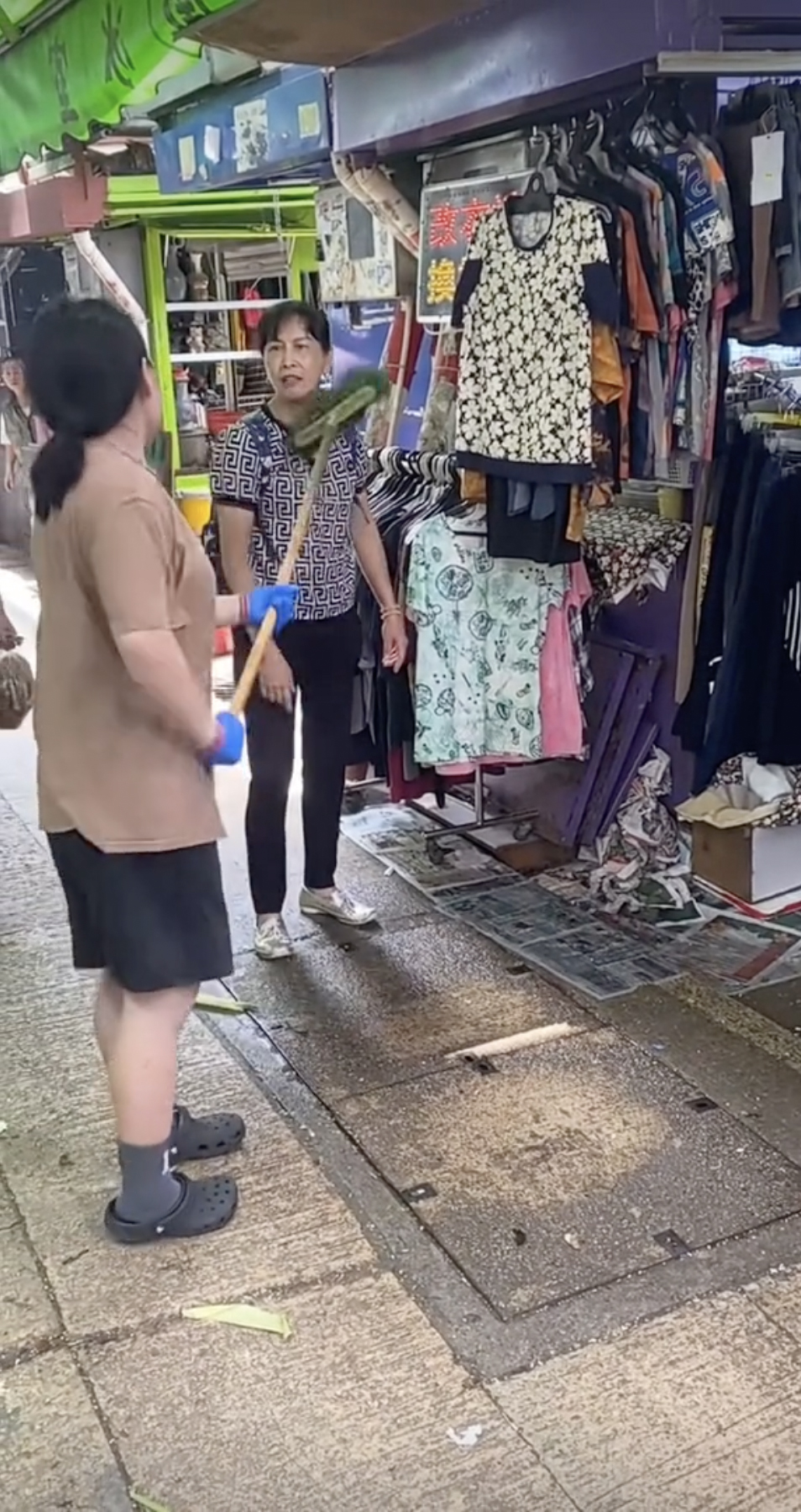 深水埗水果檔女職員，榴槤刀斬人視頻