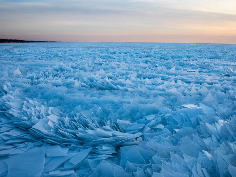 真實版冰雪奇緣 絕美「淺藍碎冰」超夢幻