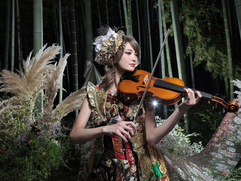 小提琴女神 酒窩淺笑融化網友