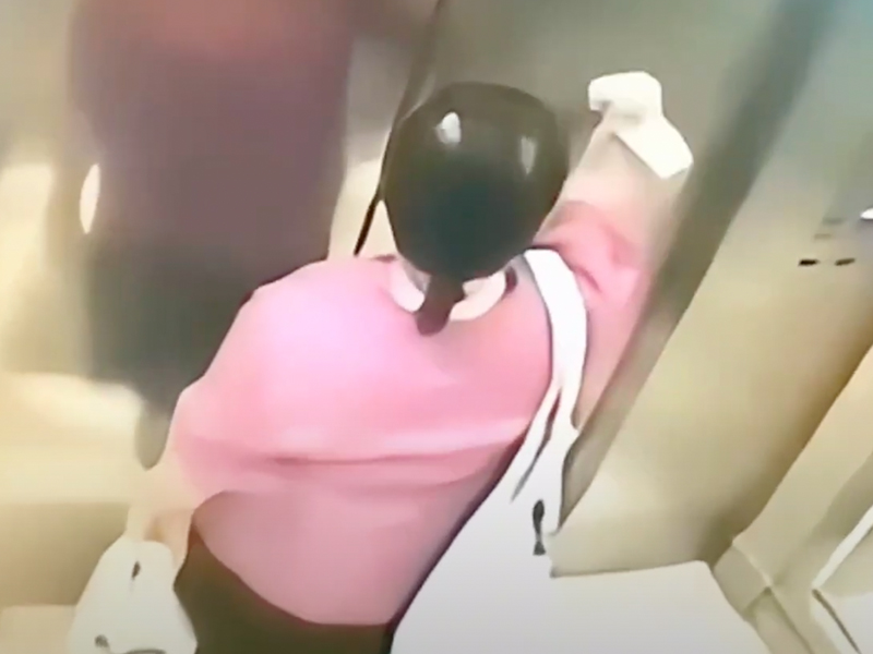 大媽乘坐電梯，與死神擦肩而過