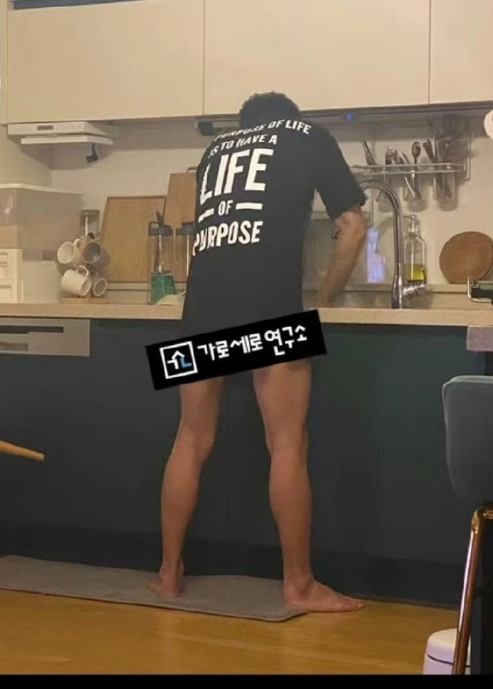 金秀賢金賽綸家中，脫褲洗碗照片曝光