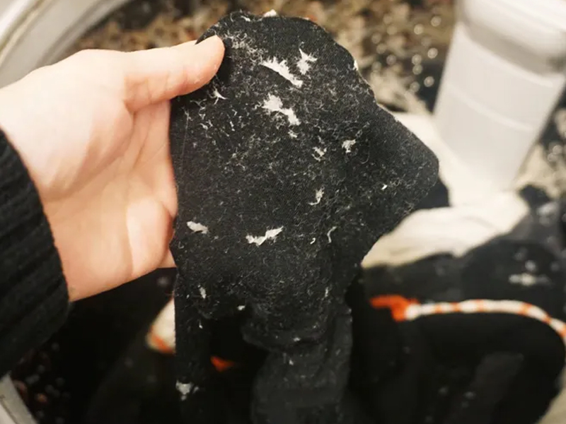 清除衣物、洗衣機，衛生紙屑小技巧