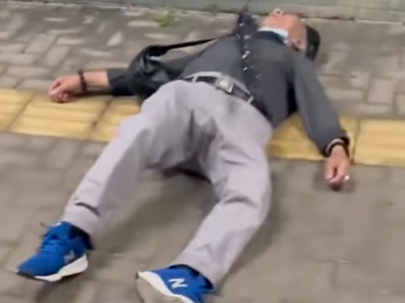 網傳何伯被推倒昏迷