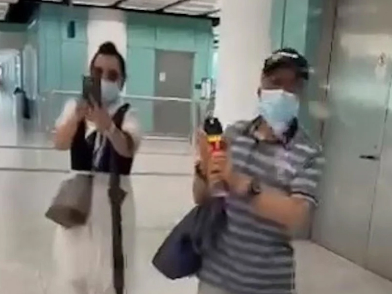 何伯攻擊人被捕