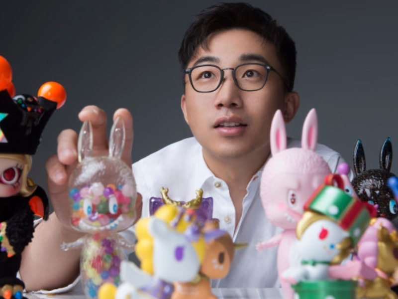 創辦人密集減持 泡泡瑪特股價重挫