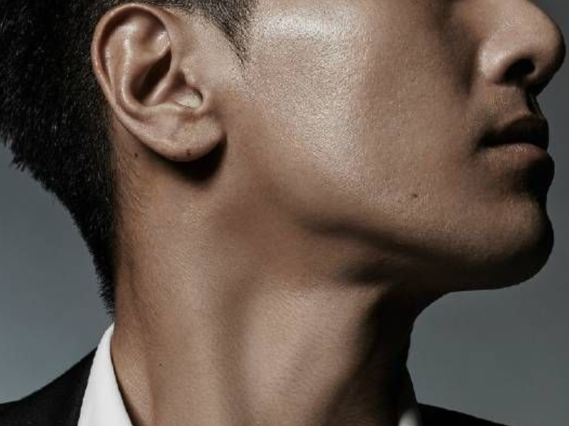 女子為打賞主播，賣掉兩親生兒