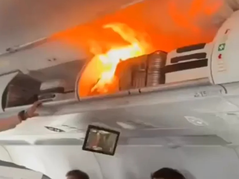 飛香港客機途中突然起火