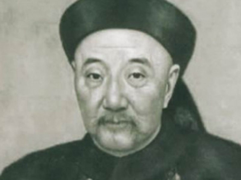 胡雪巖：誰都有雨天沒傘的時候