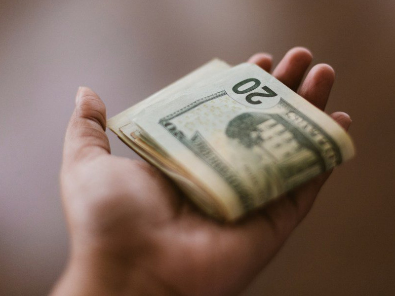 從借錢上看出一個人的品質